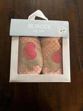 Robeez Little Peanut Leather Baby Shoes in Light Pink
